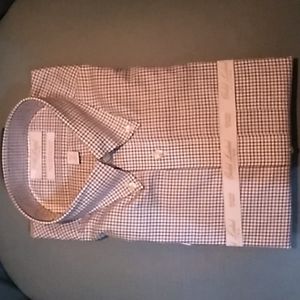 Gold Label Sz 16/33 Roundtree & Yorke Dress Shirt